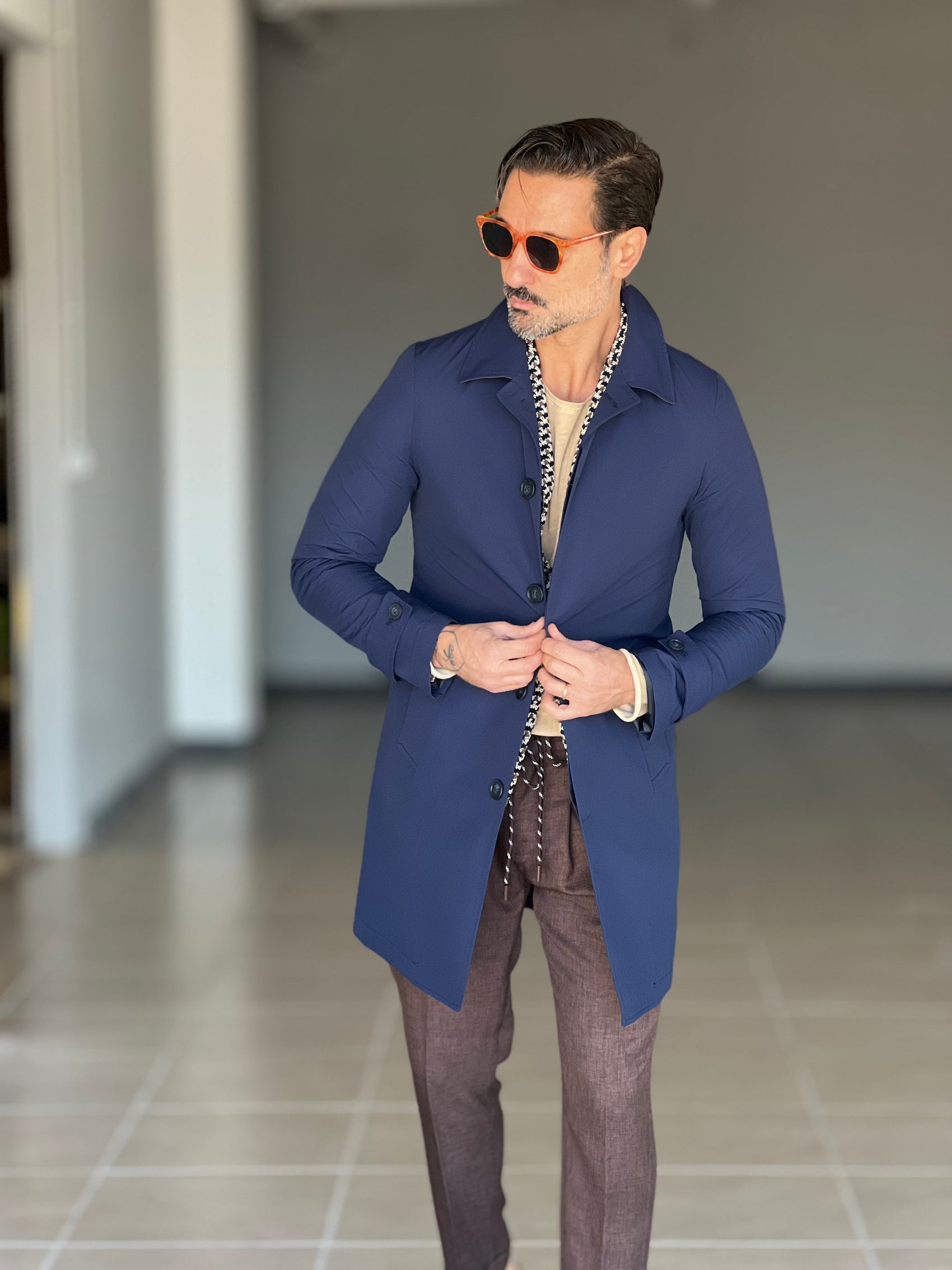 TRENCH BLU  TESSUTO TECNICO IMPERMIABILE COLLO CAMICIA