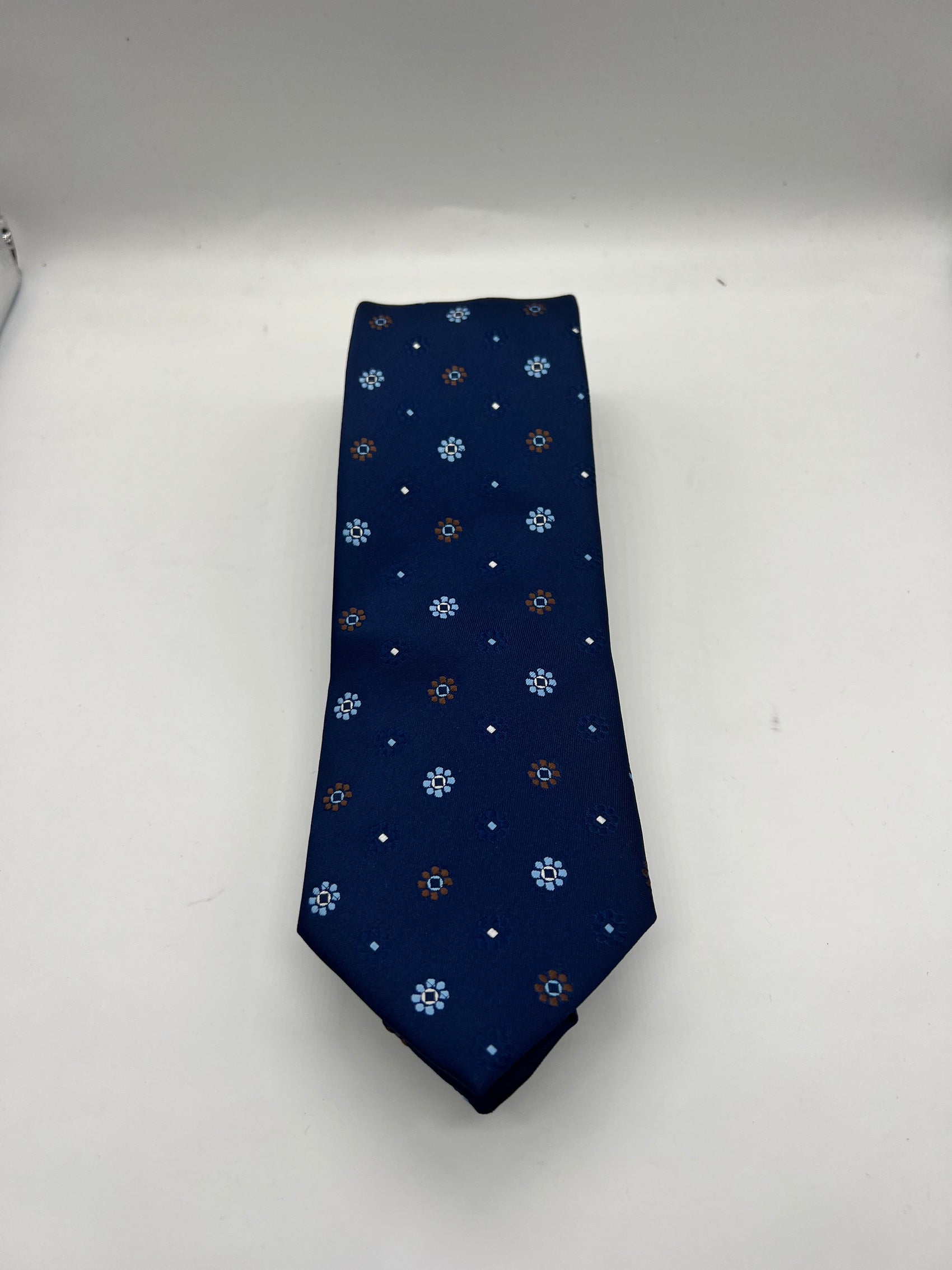 TWELVE TIE