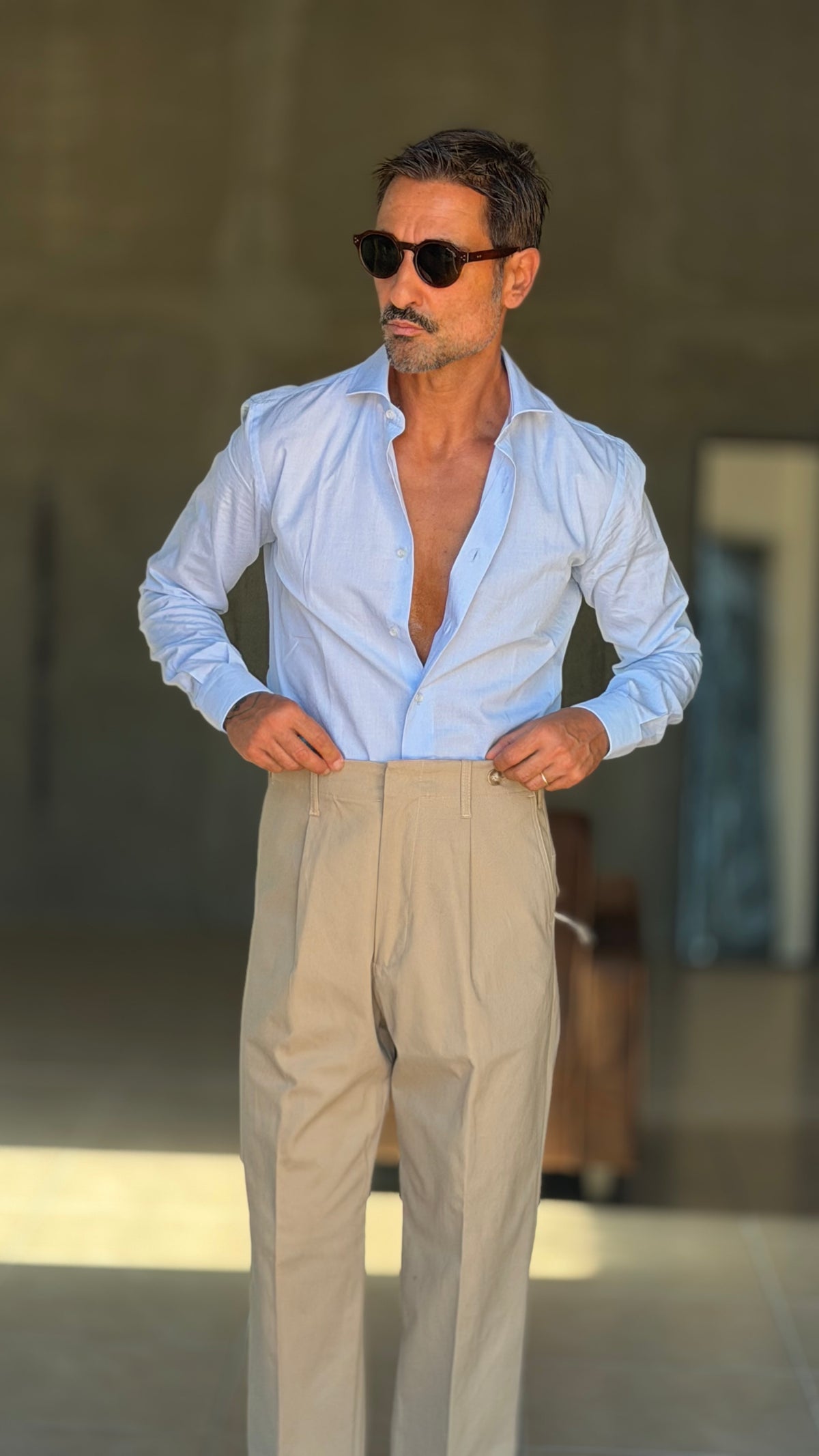 WHITE VISCOSE TROUSERS WITH REGULAR BOTTOM