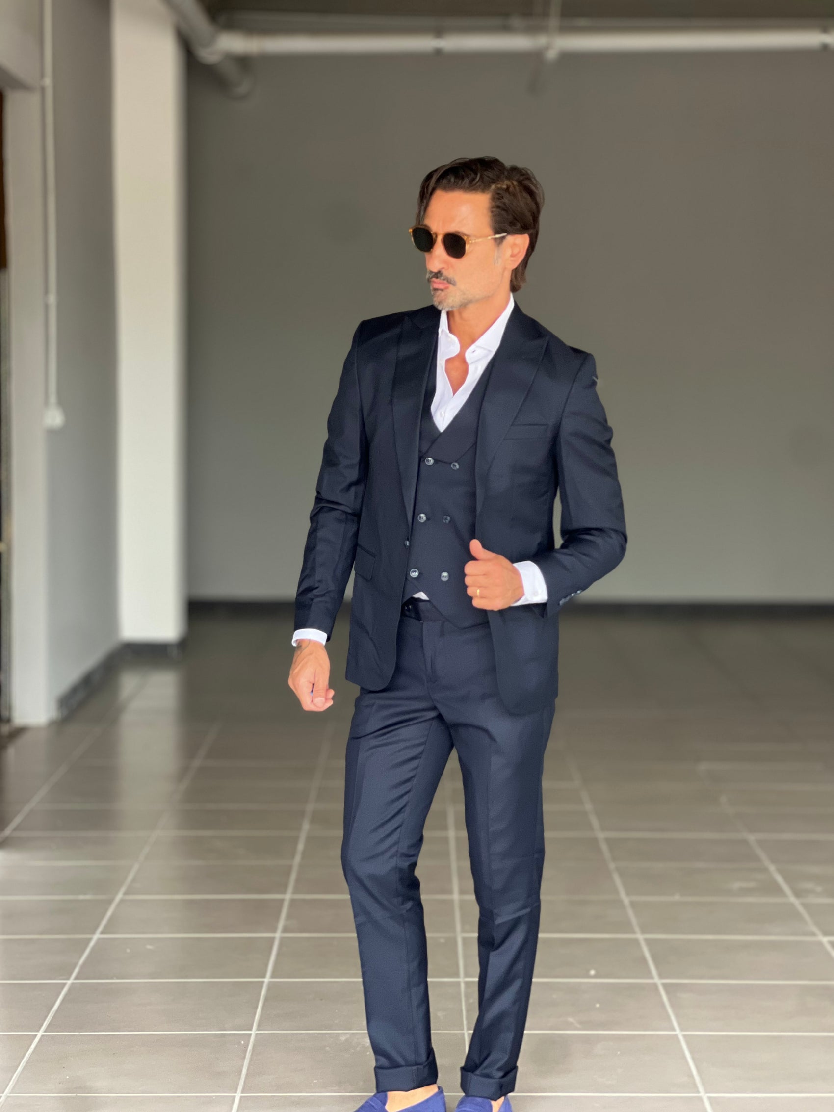 ABITO BLU  MONOPETTO  3 PEZZI GILET