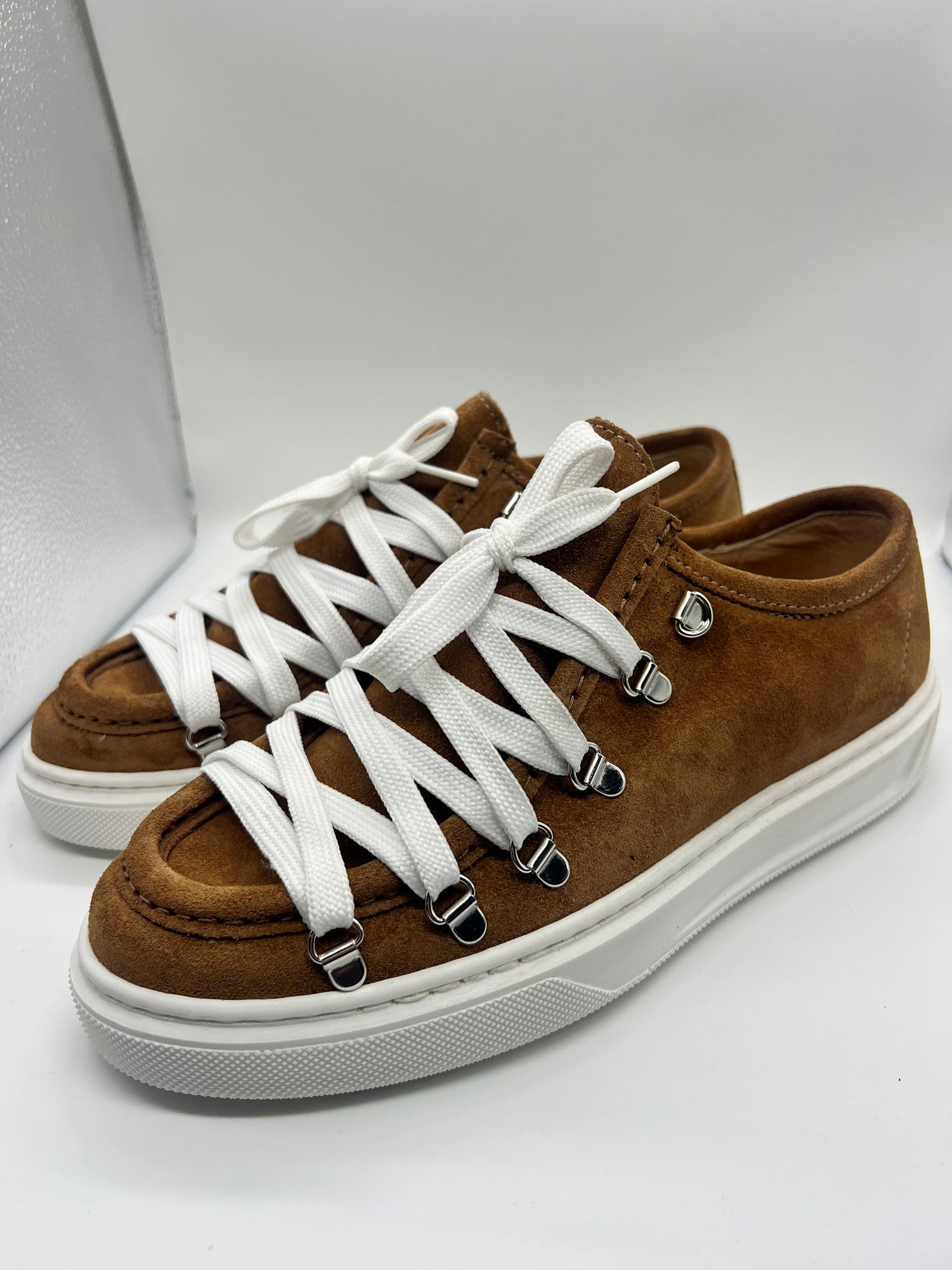 SNEAKER MIELE  MODELLO INGEGNERE GANCI