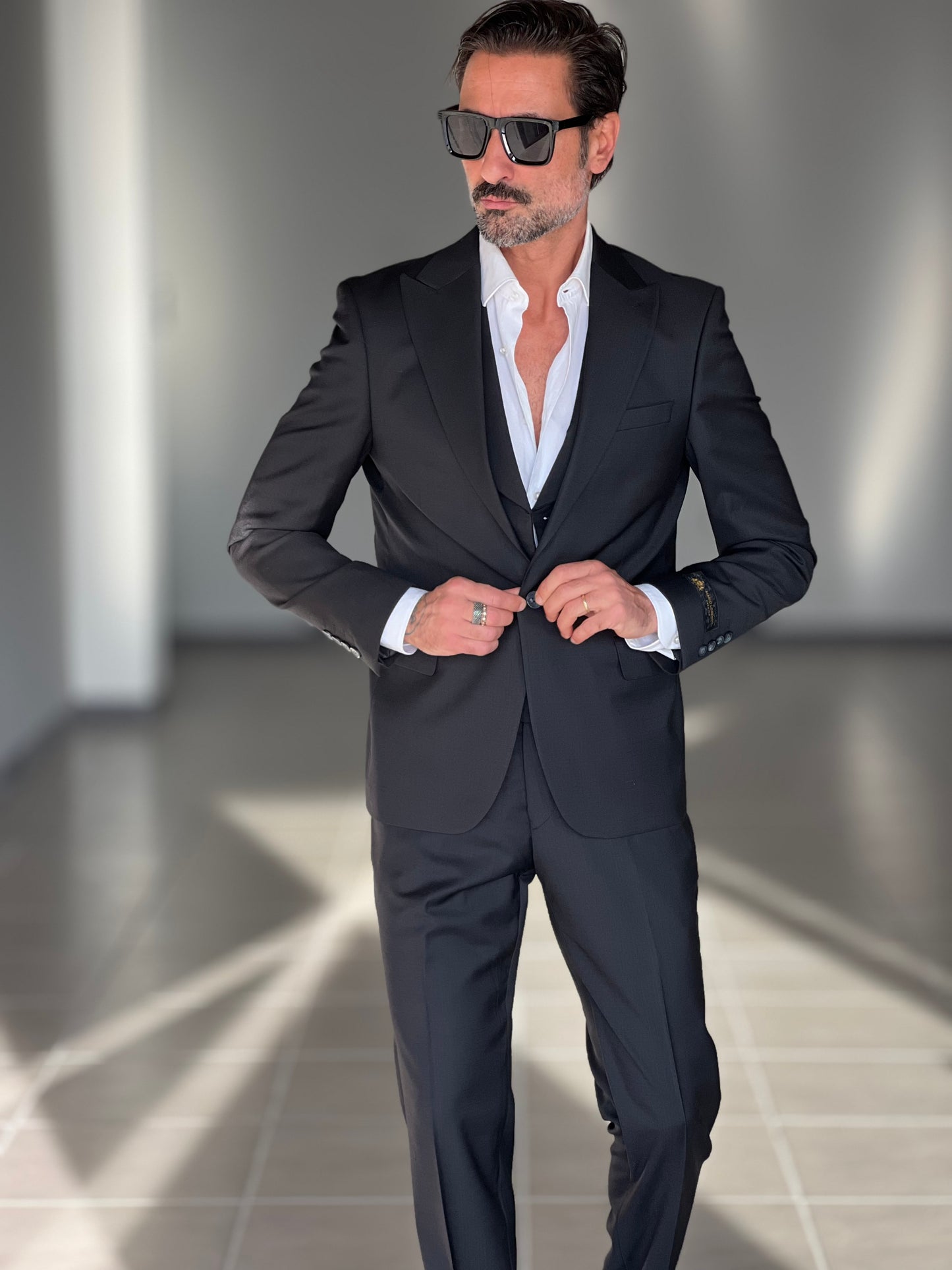 ABITO LANA E MISTI NERO 3 PEZZI GILET