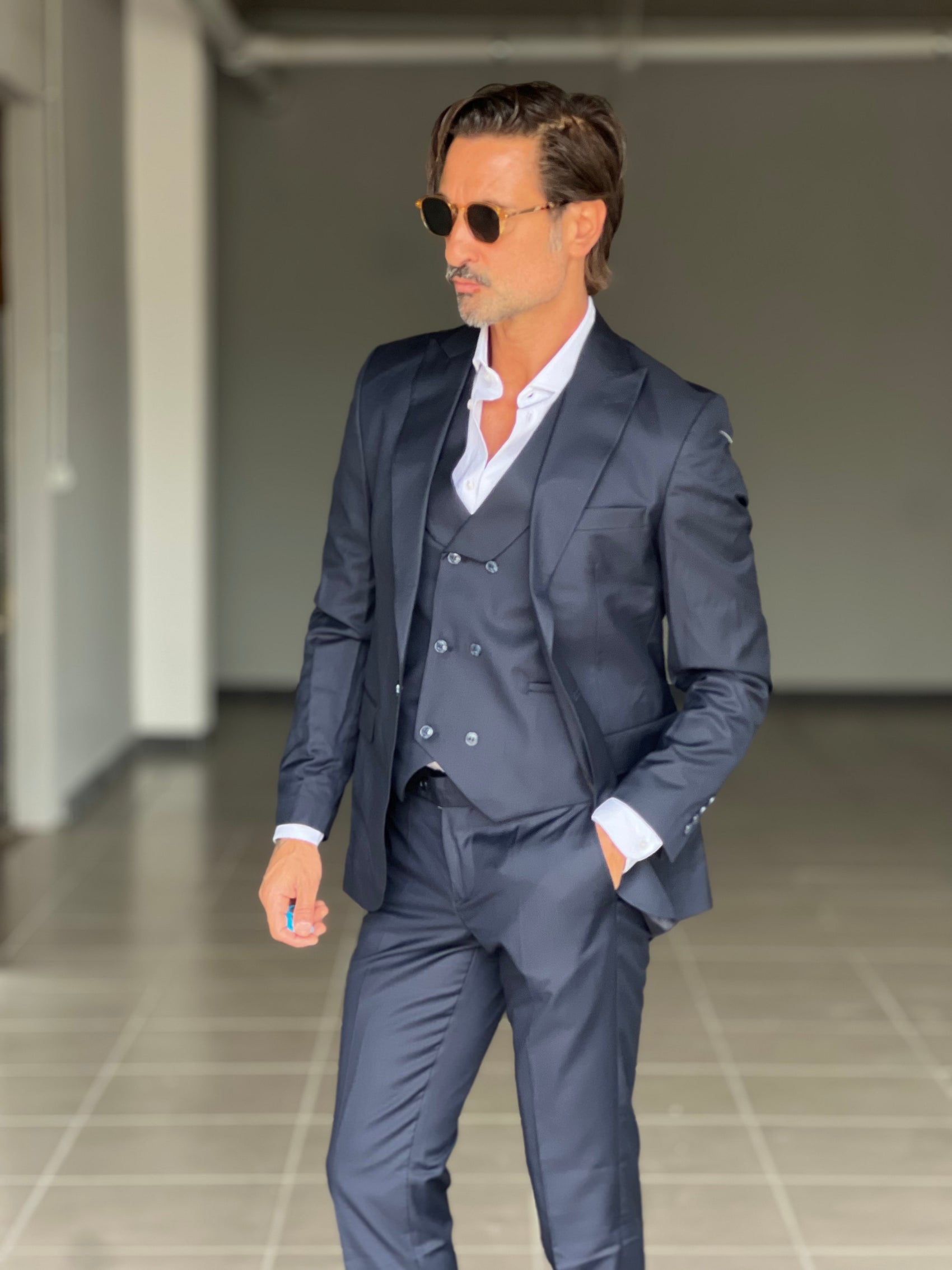 ABITO BLU  MONOPETTO  3 PEZZI GILET
