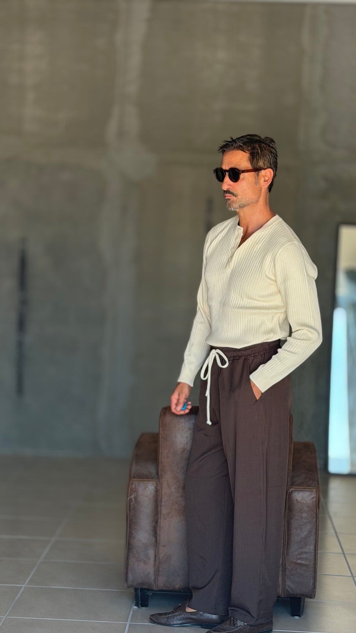 WHITE VISCOSE TROUSERS WITH REGULAR BOTTOM