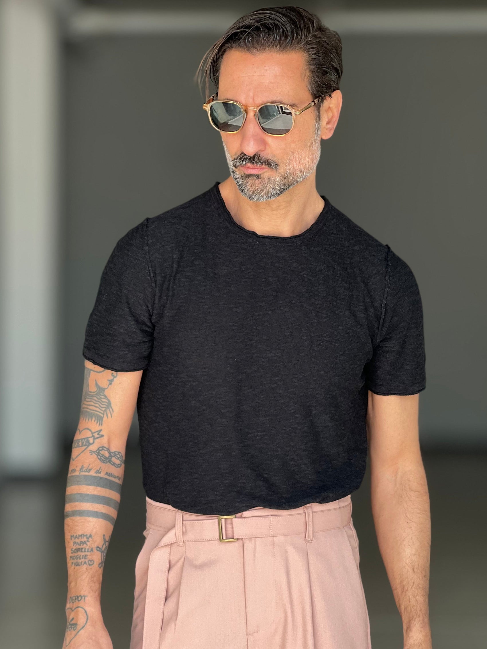 MAGLIA NERA FIAMMATA TAGLIO VIVO