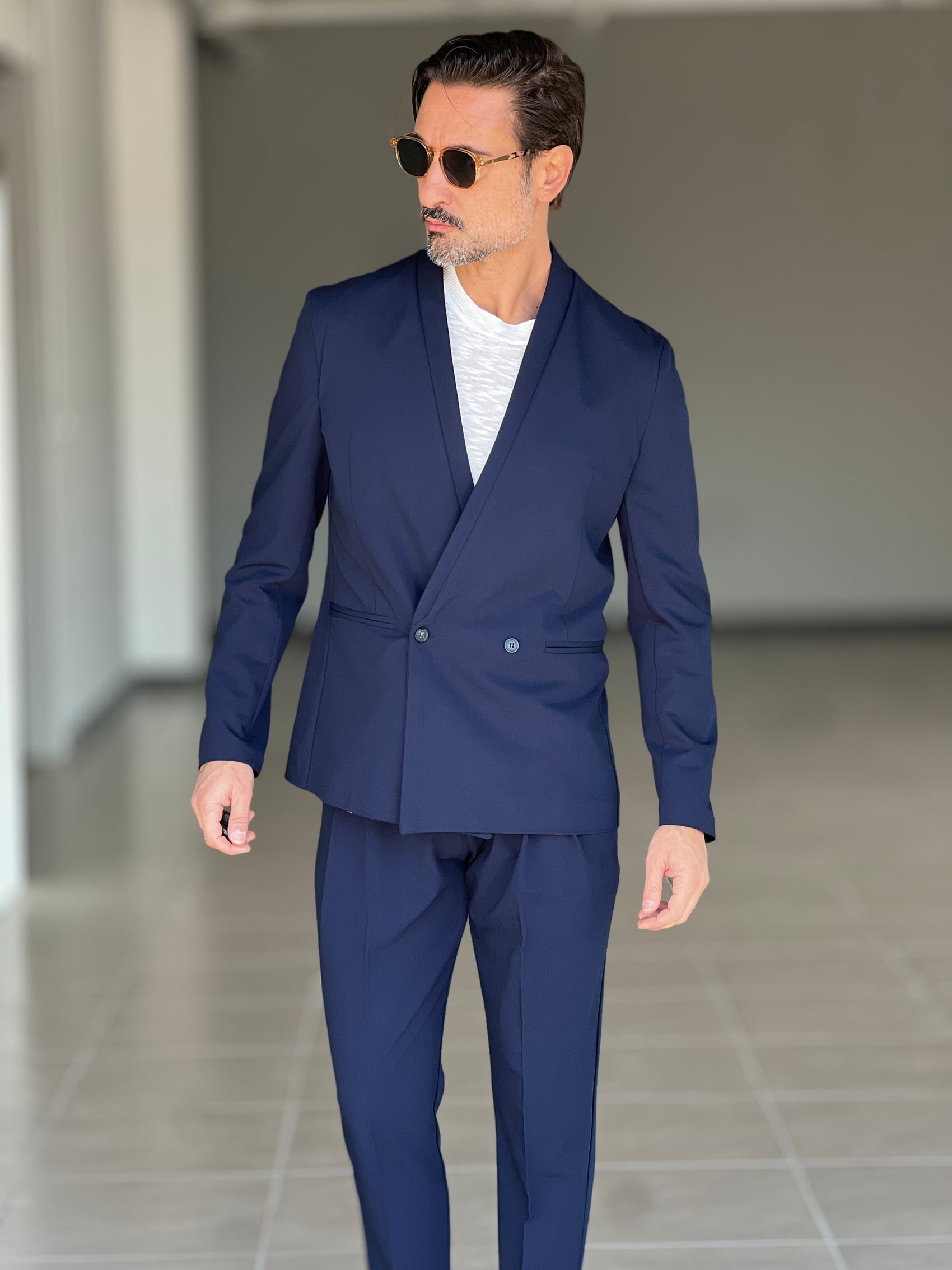 GIACCA  BLU COLLO SCIALLATO DOPPIOPETTO ( PUOI ABBINARE IL PANTALONE CON IL CODICE 31)