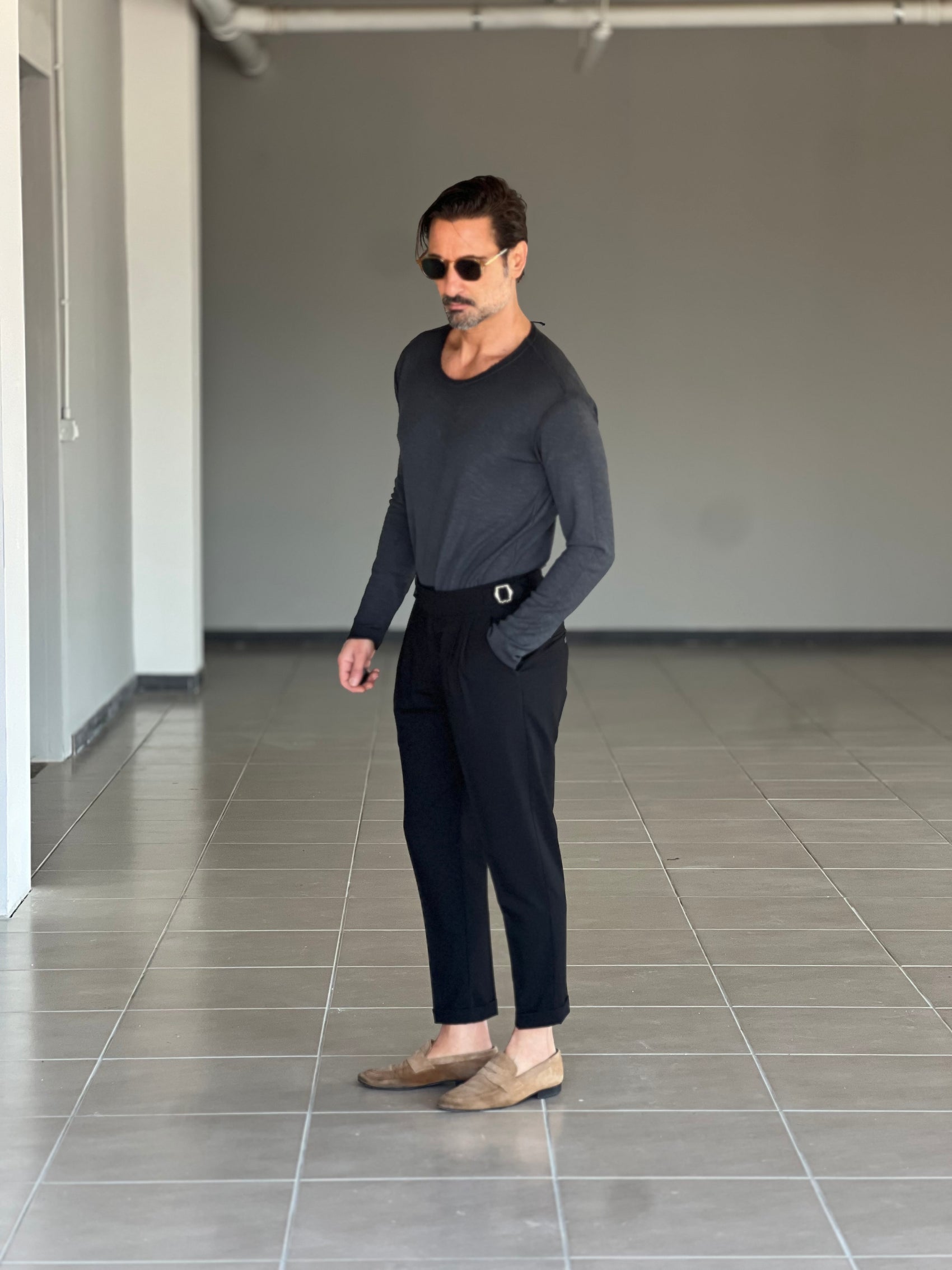 PANTALONE NERO  VITA ALTA PINCES VISCOSA ( CODICE 32 )