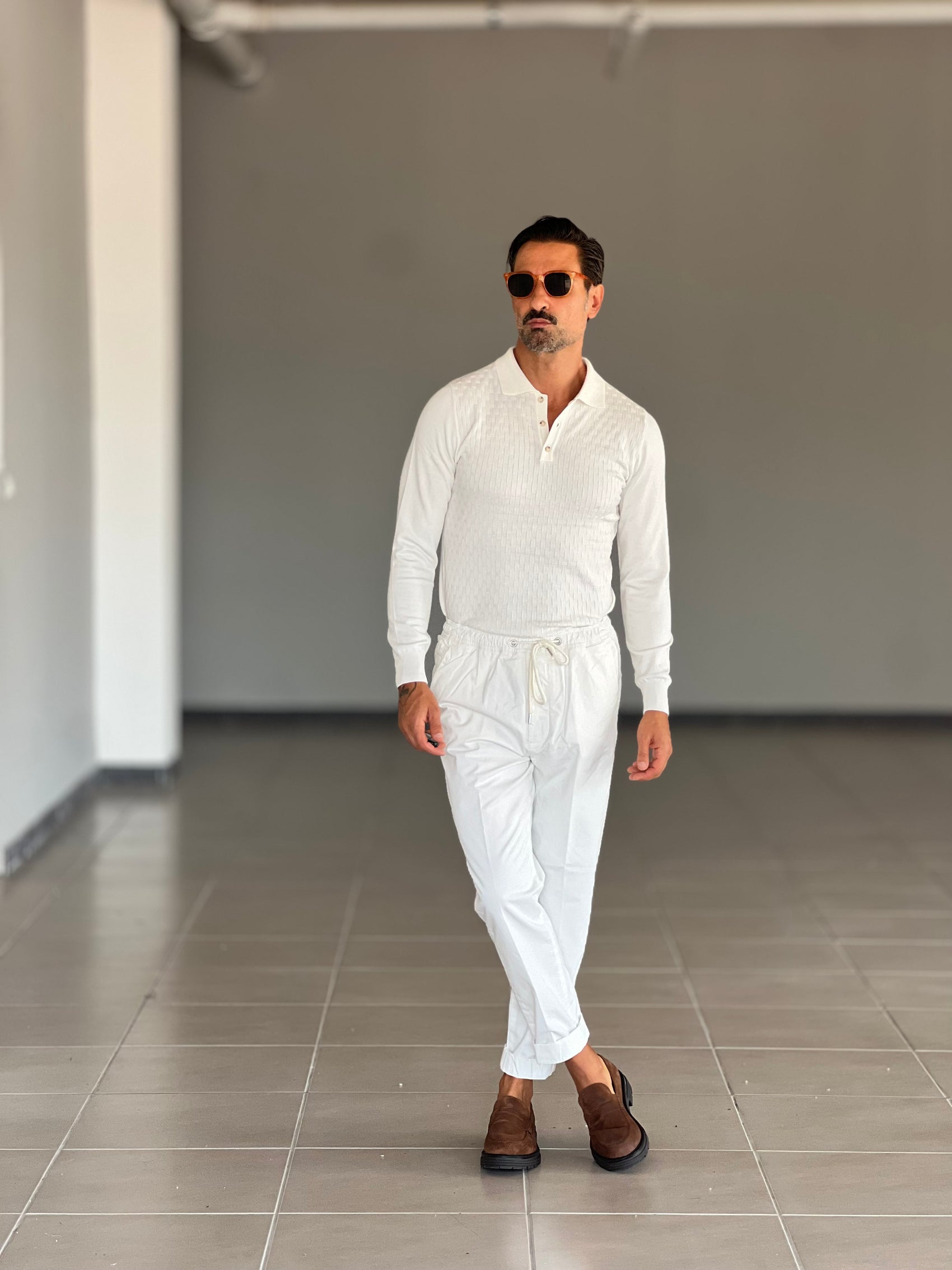 WHITE VISCOSE TROUSERS WITH REGULAR BOTTOM