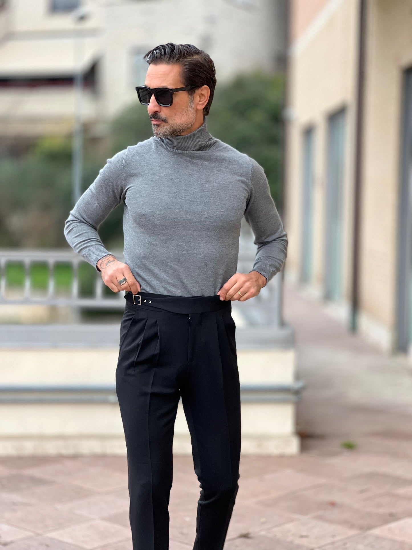 PANTALONE VITA ALTA NERO ALLACCIATURA DESTRA