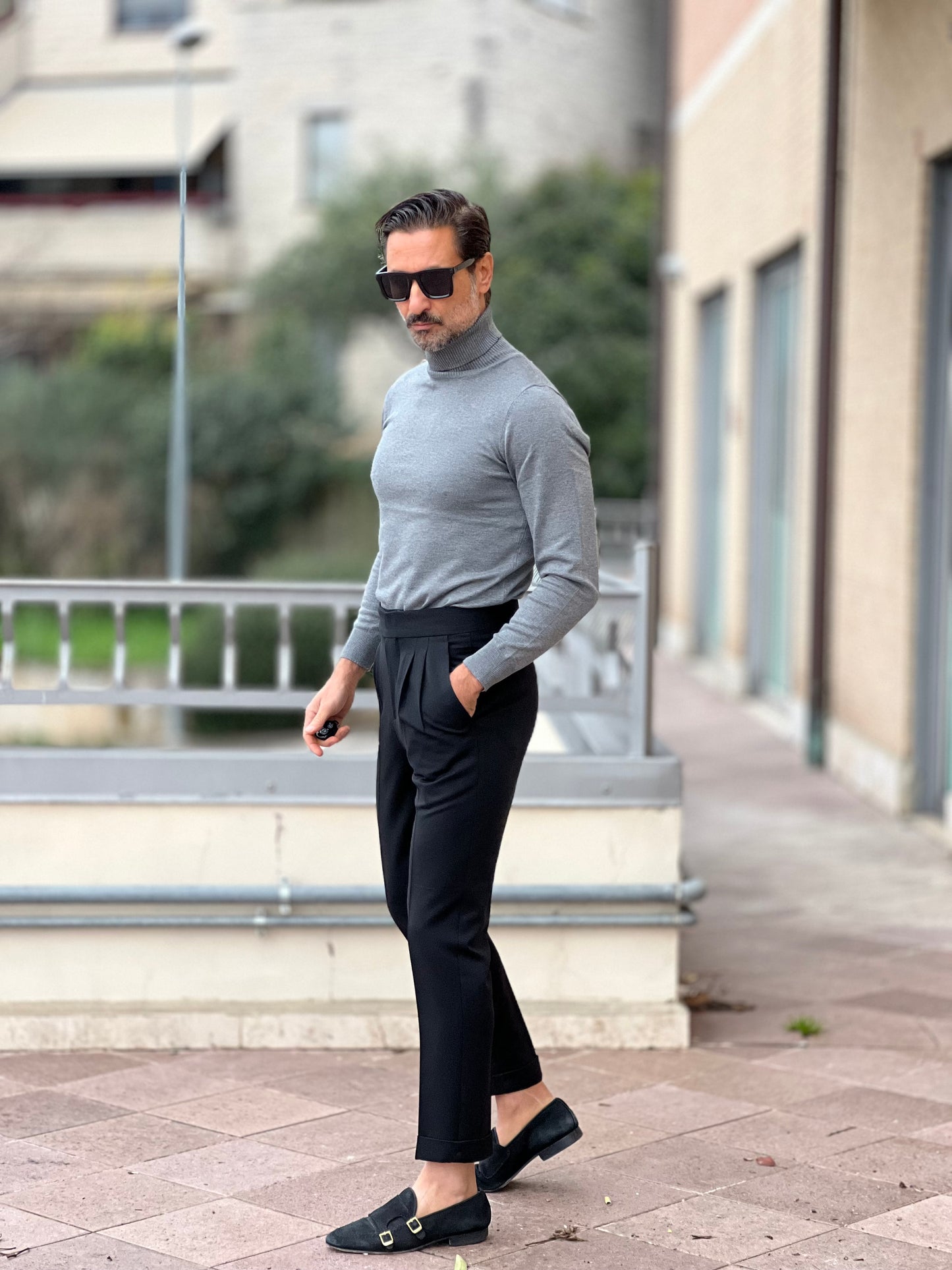 PANTALONE VITA ALTA NERO ALLACCIATURA DESTRA