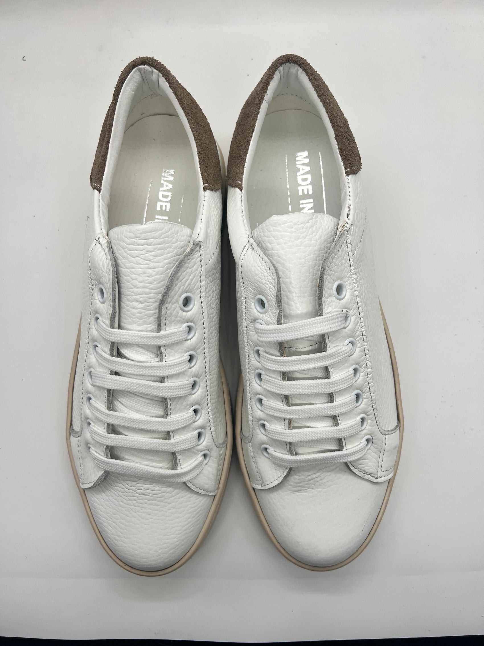SNEAKER BIANCA SPORCATA BOTTOLATA TAPPO BEIGE