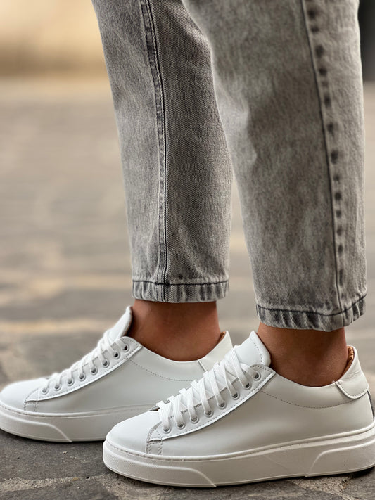 TOTAL WHITE SNEAKERS