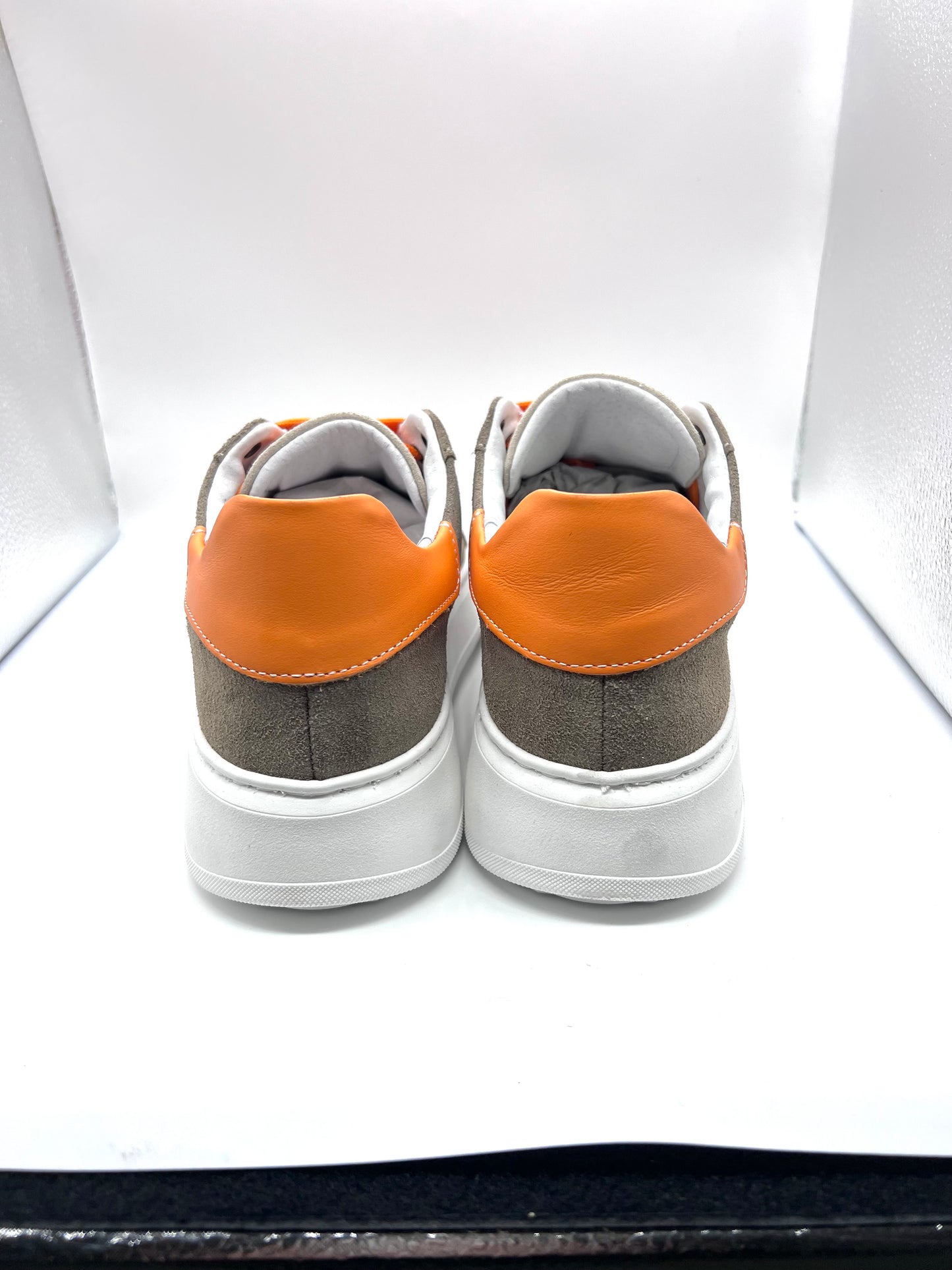 TAUPE SUEDE SNEAKER WITH ORANGE CAP