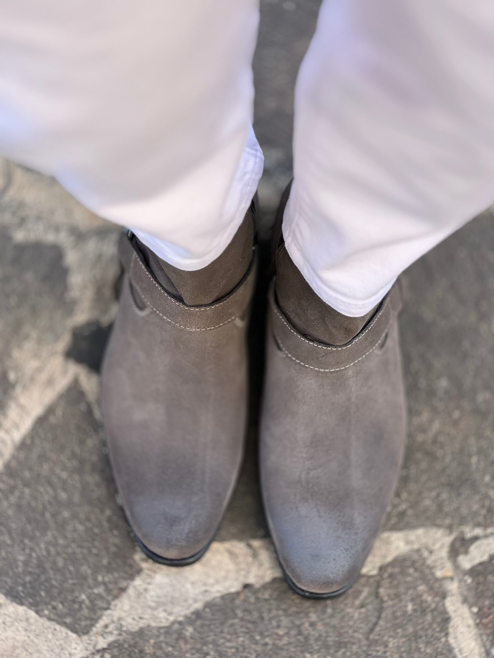 STIVALE GRIGIO CAMOSCIO SPAZZOLATO